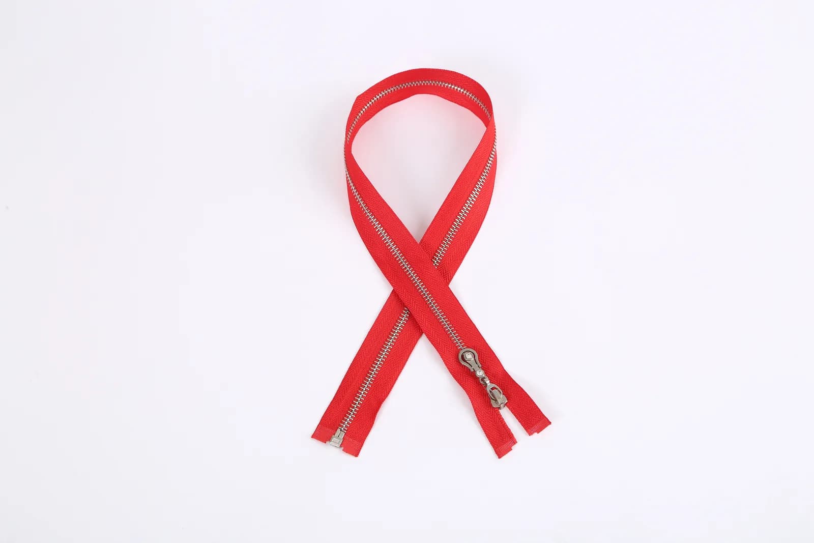 Red Tape with Silver Teeth, Open-End